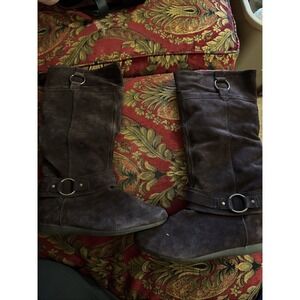 Women's White Mountain Suede Boots Size 8 Brown